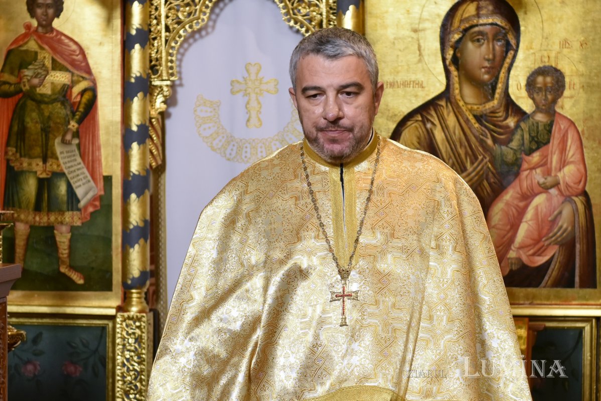 Noi duhovnici hirotesiți de Patriarhul României 317758