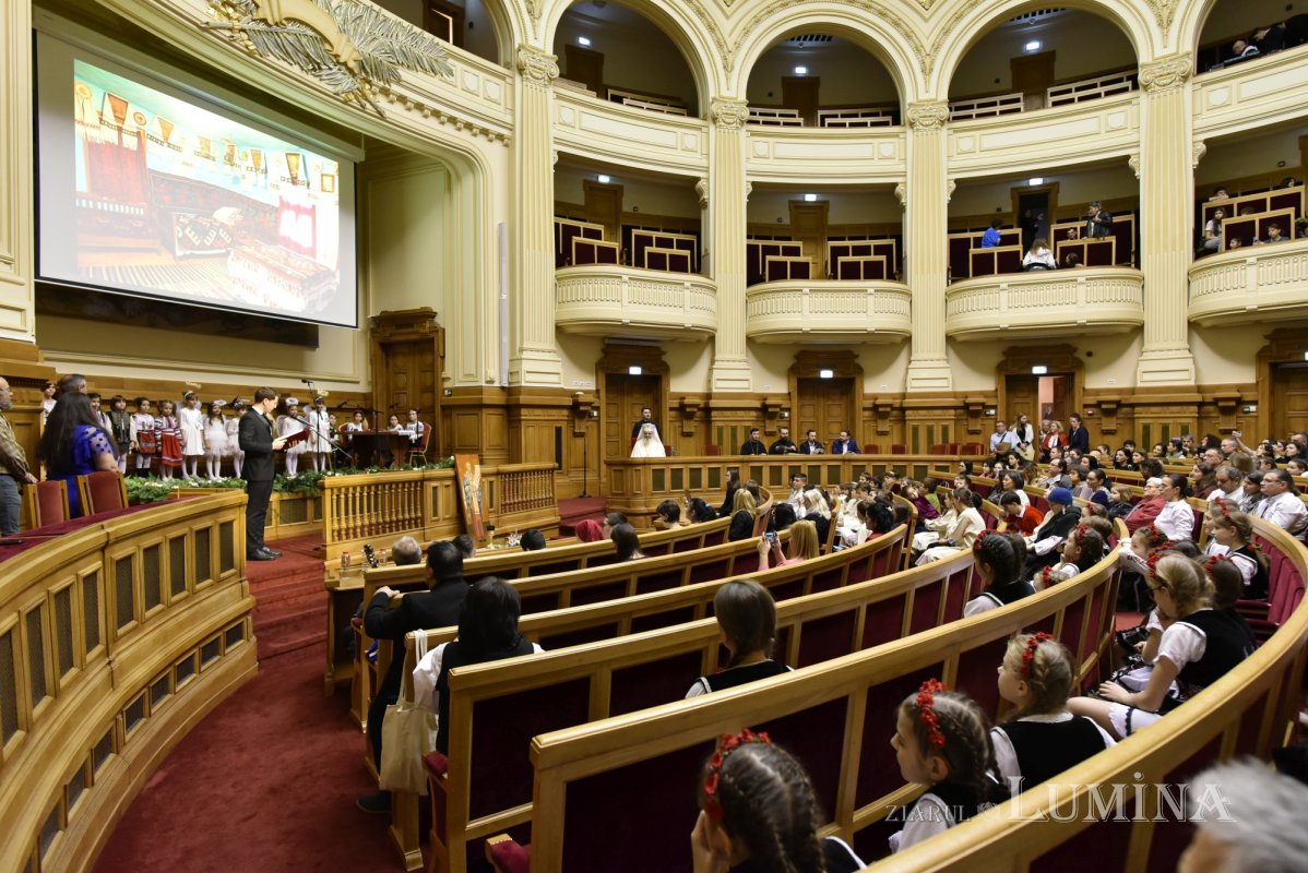 Spectacolul „Sfântul Nicolae în mijlocul copiilor” pe Dealul Patriarhiei 317893