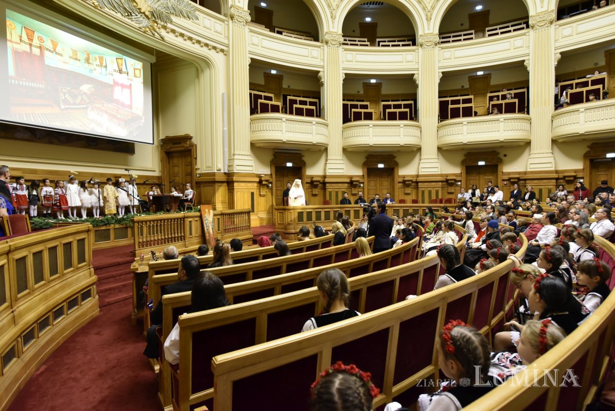 Spectacolul „Sfântul Nicolae în mijlocul copiilor” pe Dealul Patriarhiei 317897