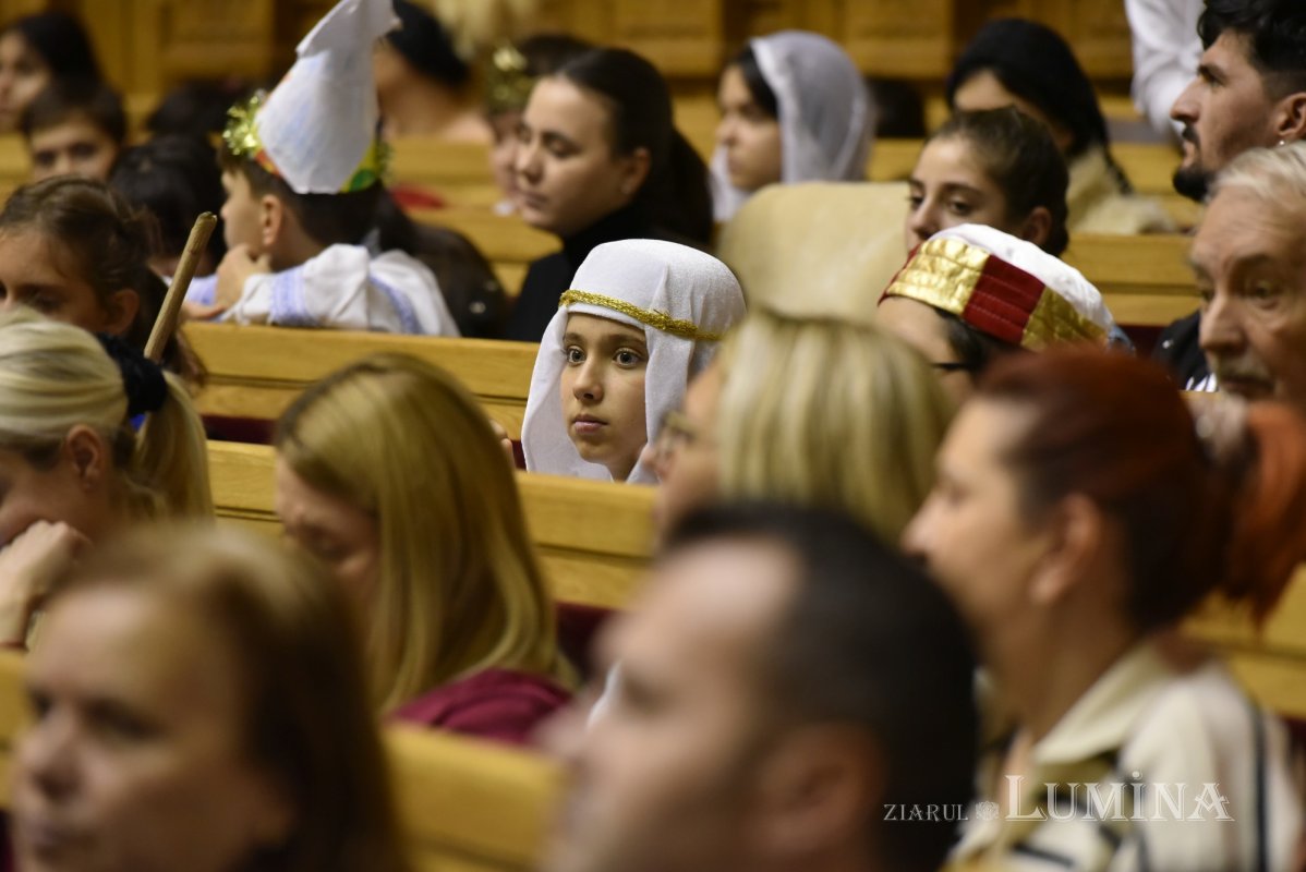 Spectacolul „Sfântul Nicolae în mijlocul copiilor” pe Dealul Patriarhiei 317899