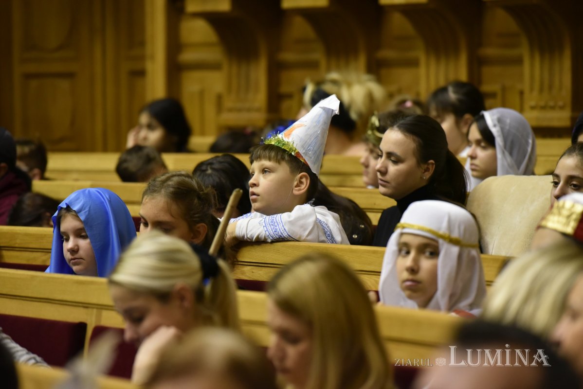 Spectacolul „Sfântul Nicolae în mijlocul copiilor” pe Dealul Patriarhiei 317900