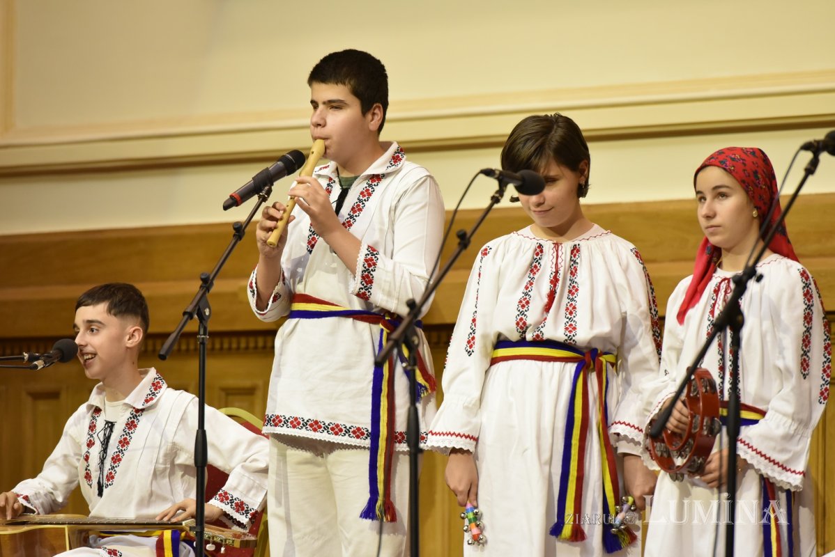 Spectacolul „Sfântul Nicolae în mijlocul copiilor” pe Dealul Patriarhiei 317911