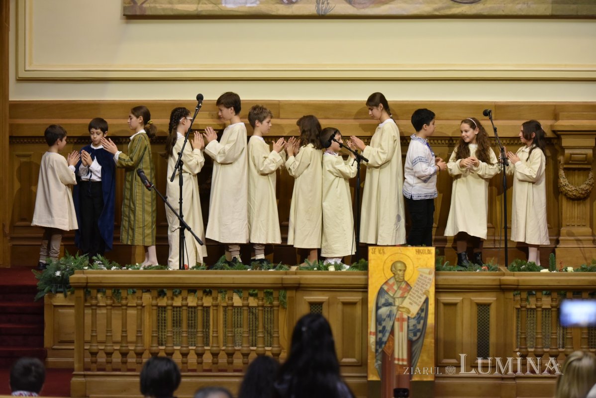 Spectacolul „Sfântul Nicolae în mijlocul copiilor” pe Dealul Patriarhiei 317913