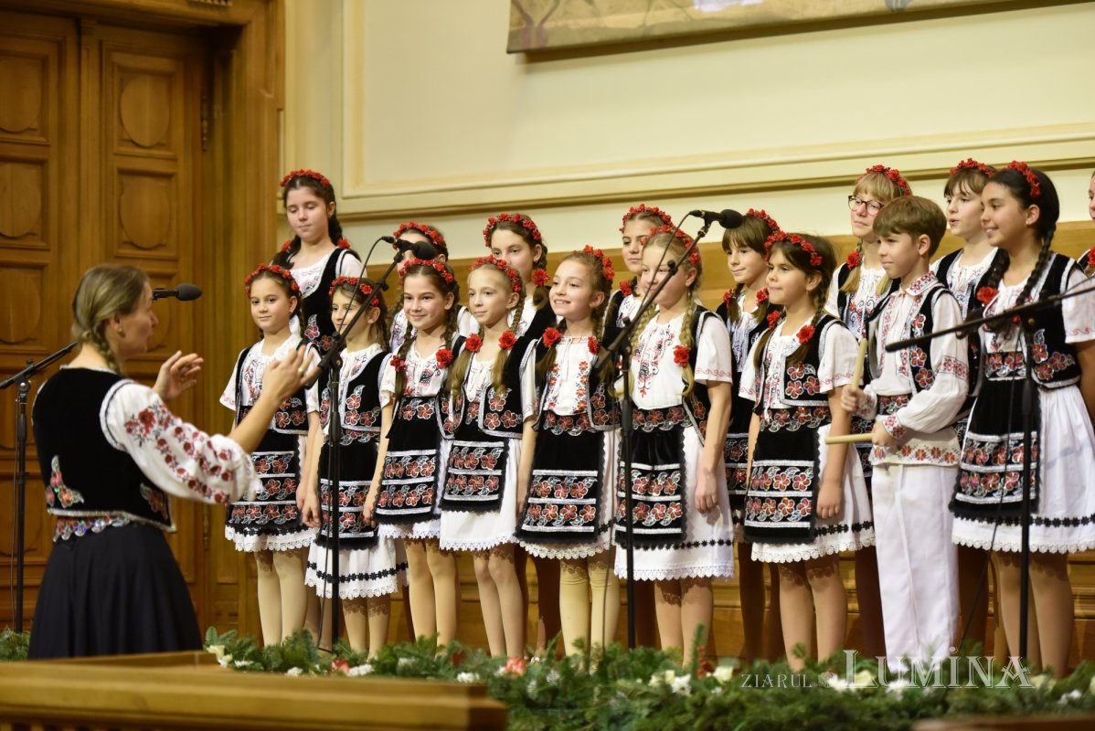 Spectacolul „Sfântul Nicolae în mijlocul copiilor” pe Dealul Patriarhiei 317915