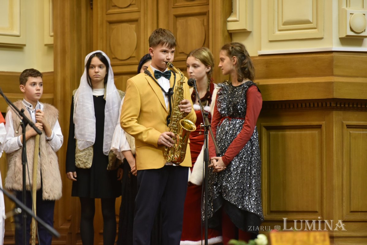 Spectacolul „Sfântul Nicolae în mijlocul copiilor” pe Dealul Patriarhiei 317919