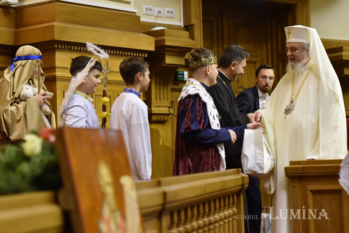 Spectacolul „Sfântul Nicolae în mijlocul copiilor” pe Dealul Patriarhiei 317920