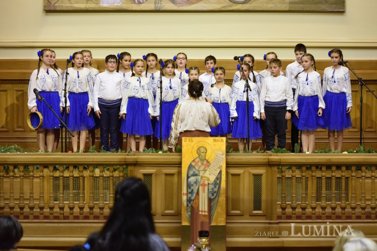 Spectacolul „Sfântul Nicolae în mijlocul copiilor” pe Dealul Patriarhiei 317923