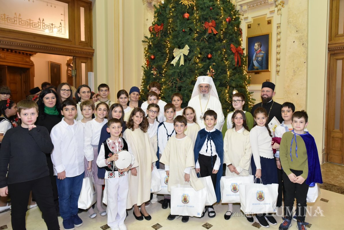 Spectacolul „Sfântul Nicolae în mijlocul copiilor” pe Dealul Patriarhiei 317932
