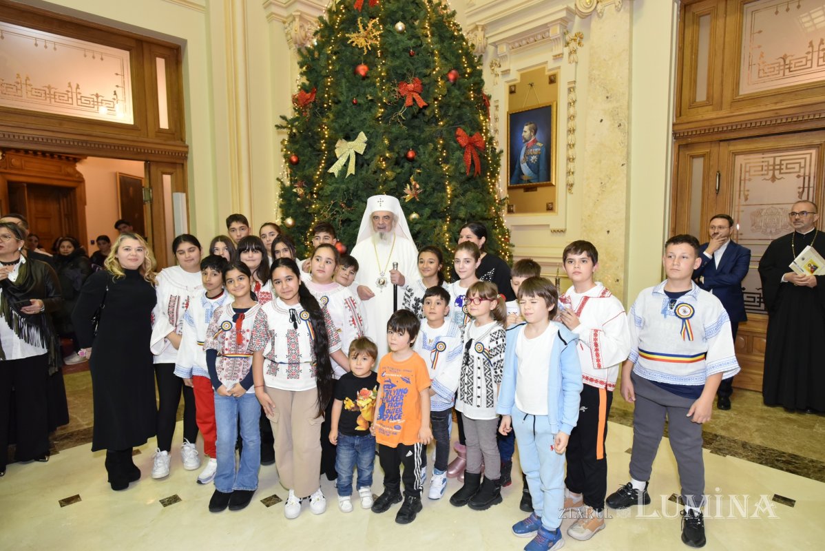 Spectacolul „Sfântul Nicolae în mijlocul copiilor” pe Dealul Patriarhiei 317936