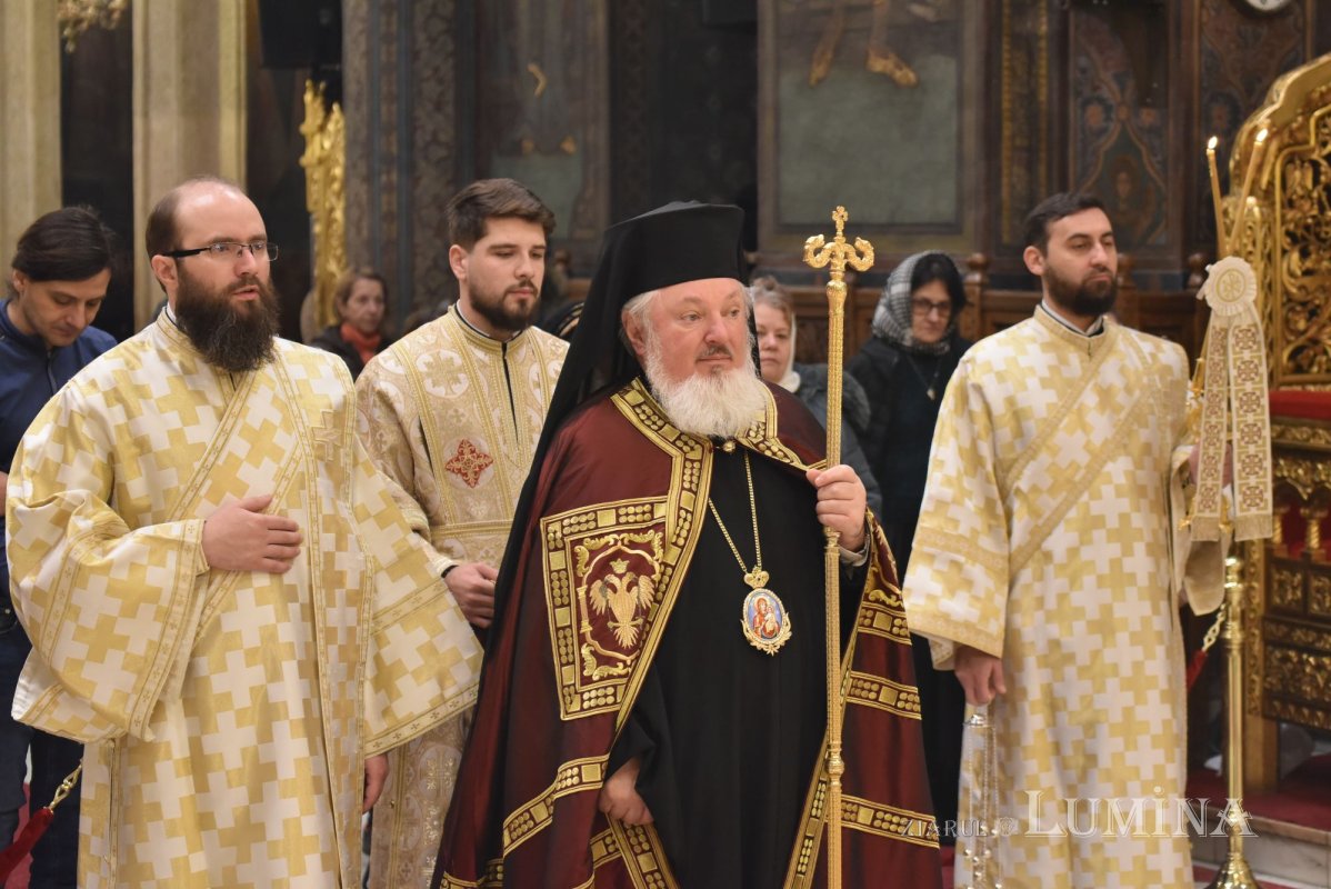 Sărbătoarea unui sfânt dăruitor la Catedrala Patriarhală din București 318024