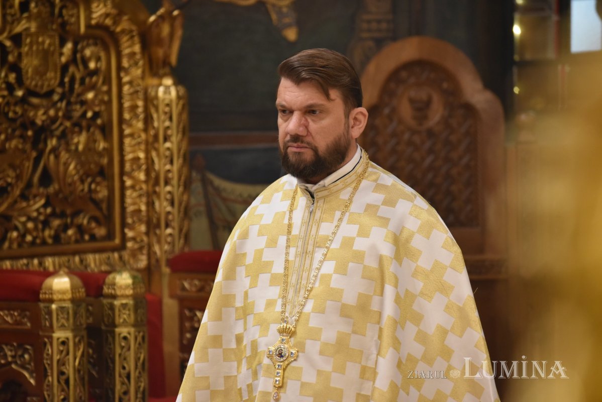 Sărbătoarea unui sfânt dăruitor la Catedrala Patriarhală din București 318025