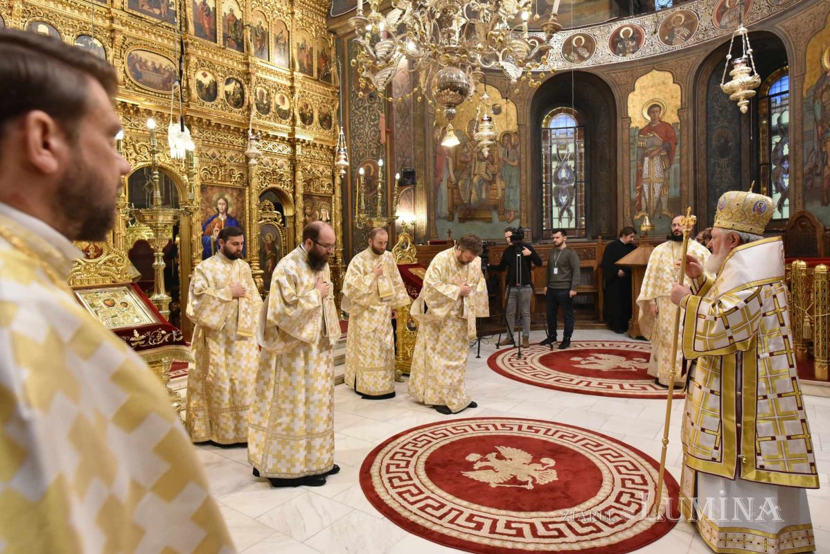 Sărbătoarea unui sfânt dăruitor la Catedrala Patriarhală din București 318030
