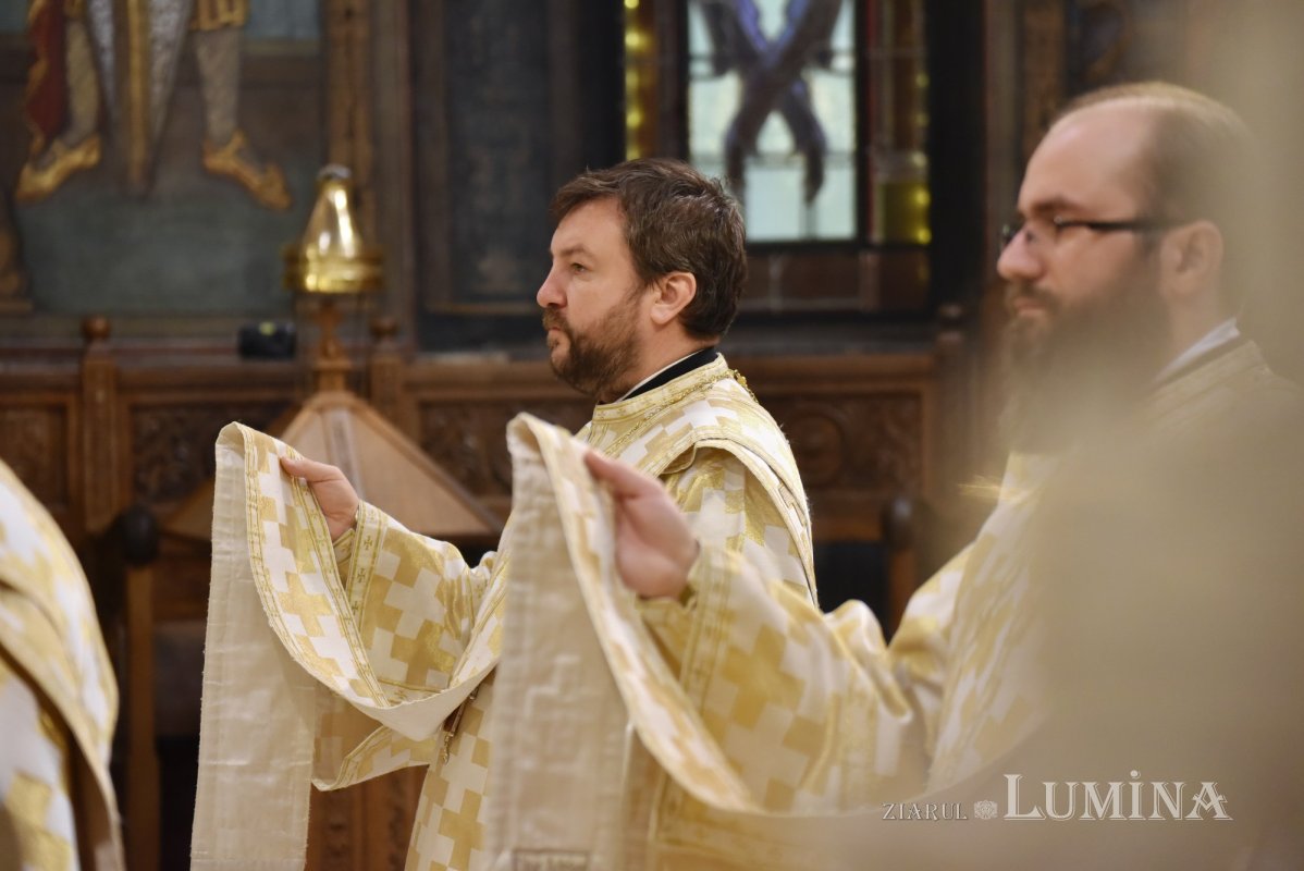 Sărbătoarea unui sfânt dăruitor la Catedrala Patriarhală din București 318031