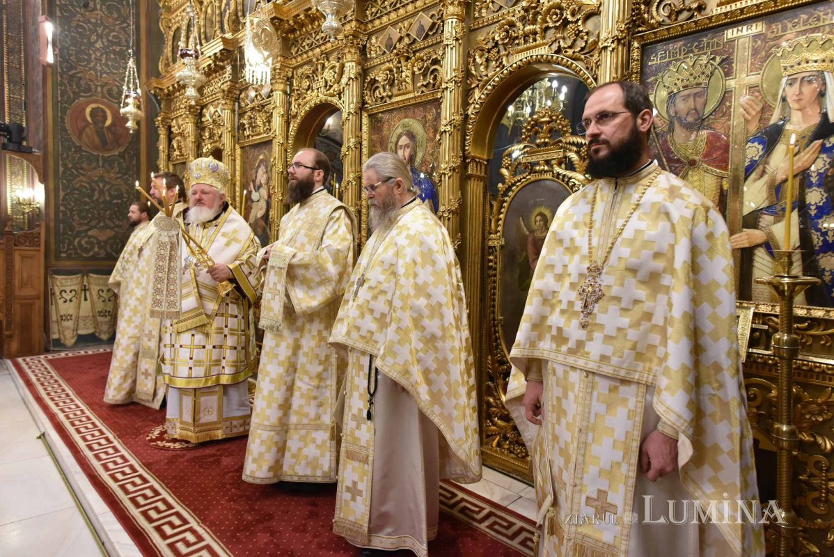 Sărbătoarea unui sfânt dăruitor la Catedrala Patriarhală din București 318038