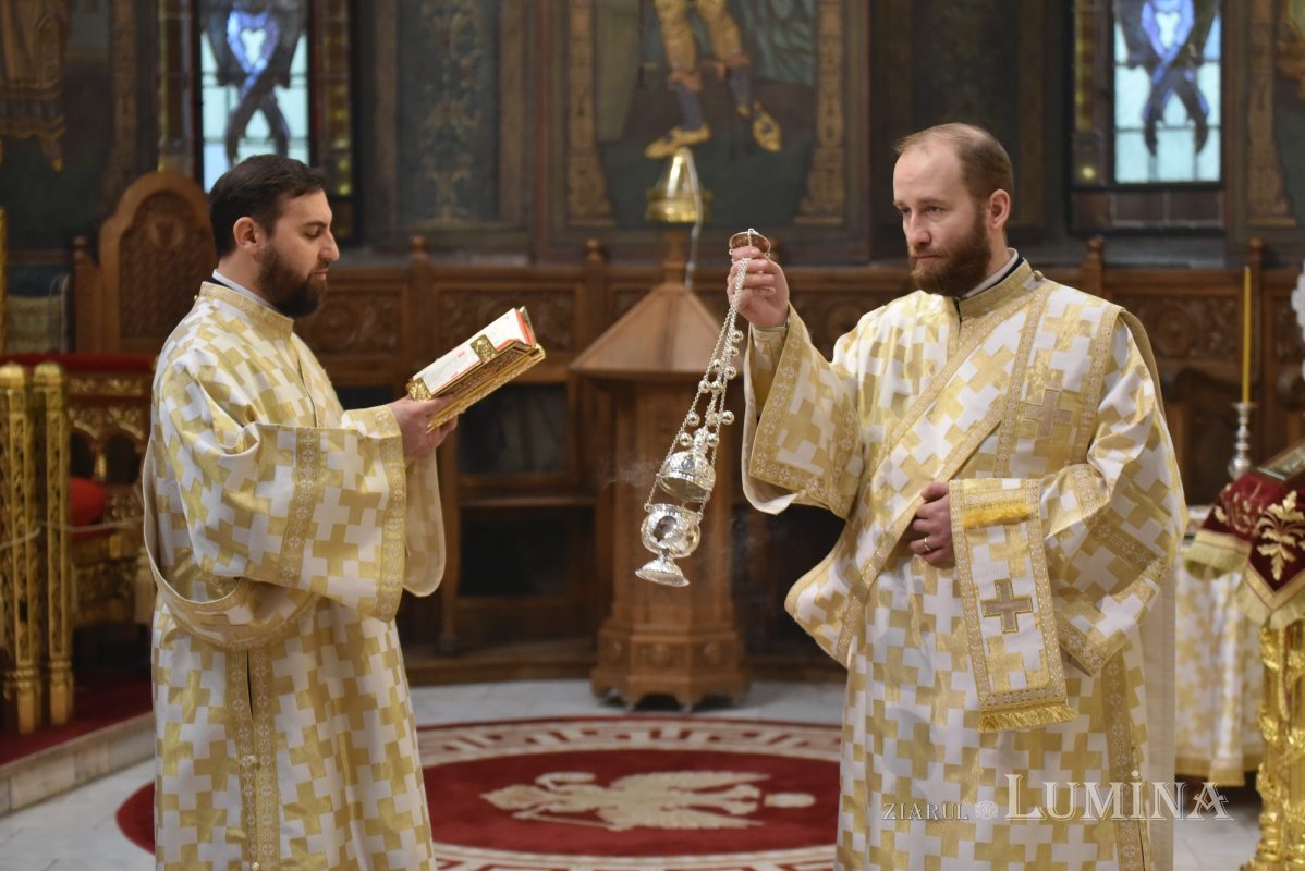 Sărbătoarea unui sfânt dăruitor la Catedrala Patriarhală din București 318039