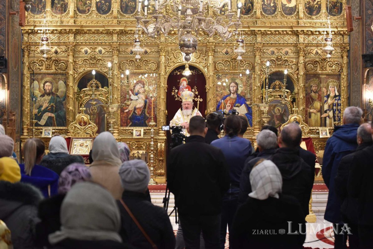 Sărbătoarea unui sfânt dăruitor la Catedrala Patriarhală din București 318045