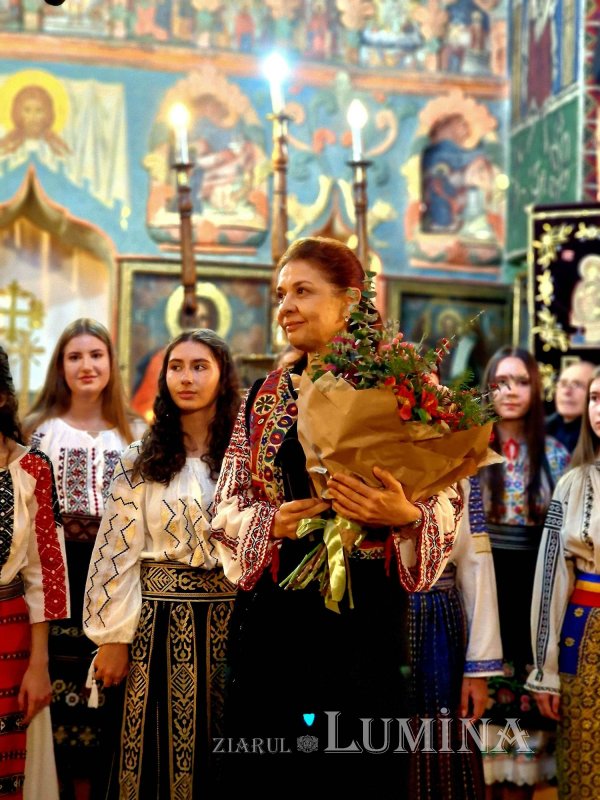 Concert de colinde la Biserica „Izvorul Tămăduirii”-Mavrogheni 318245
