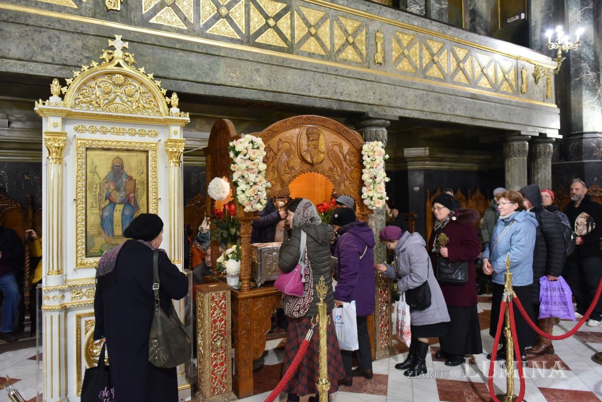 A început sărbătoarea Sfântului Ierarh Spiridon în București 318503