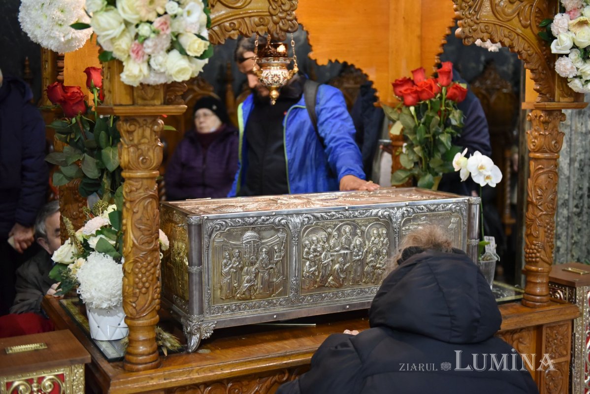 A început sărbătoarea Sfântului Ierarh Spiridon în București 318504