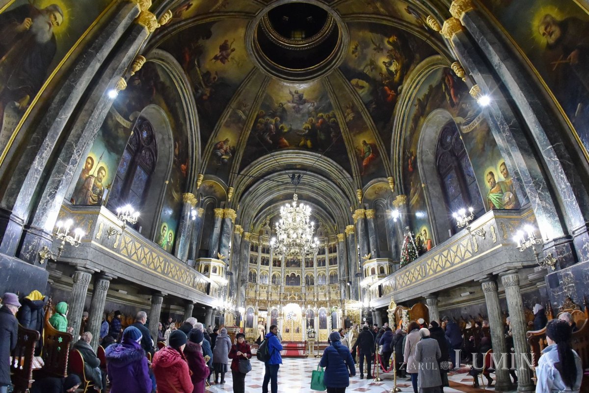 A început sărbătoarea Sfântului Ierarh Spiridon în București 318505