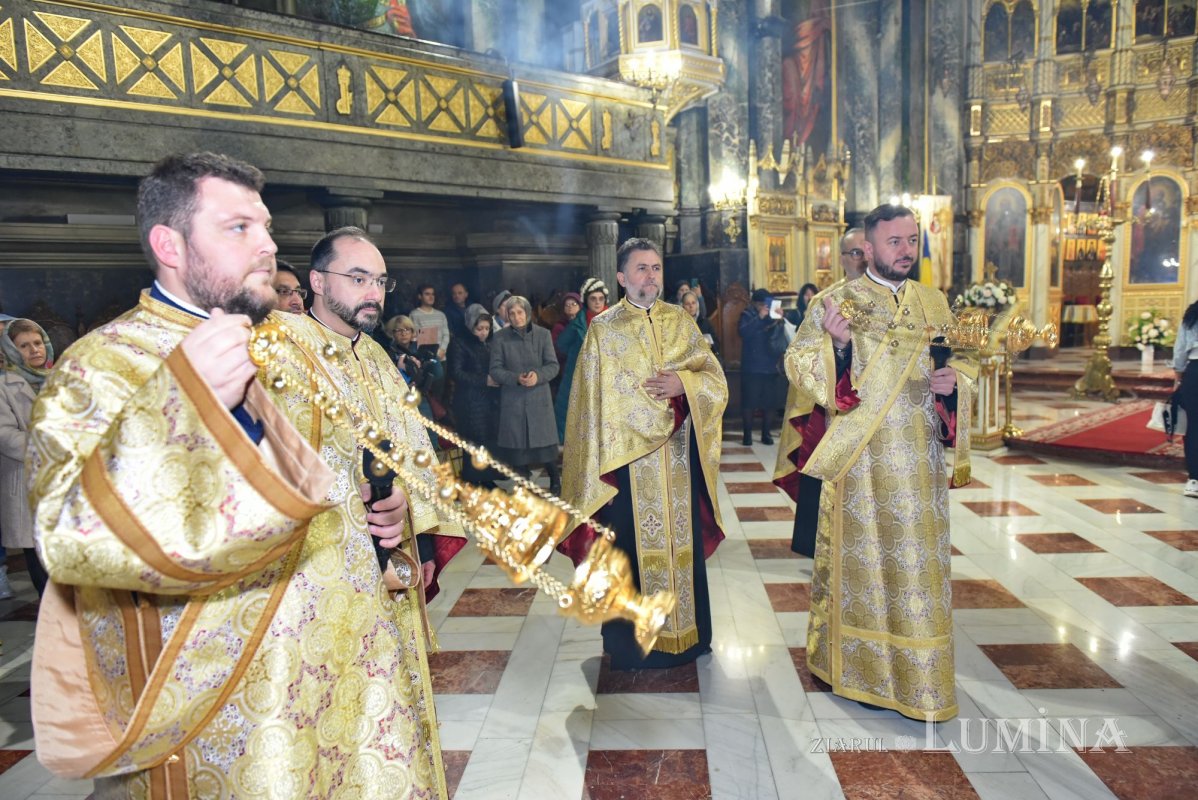 A început sărbătoarea Sfântului Ierarh Spiridon în București 318506