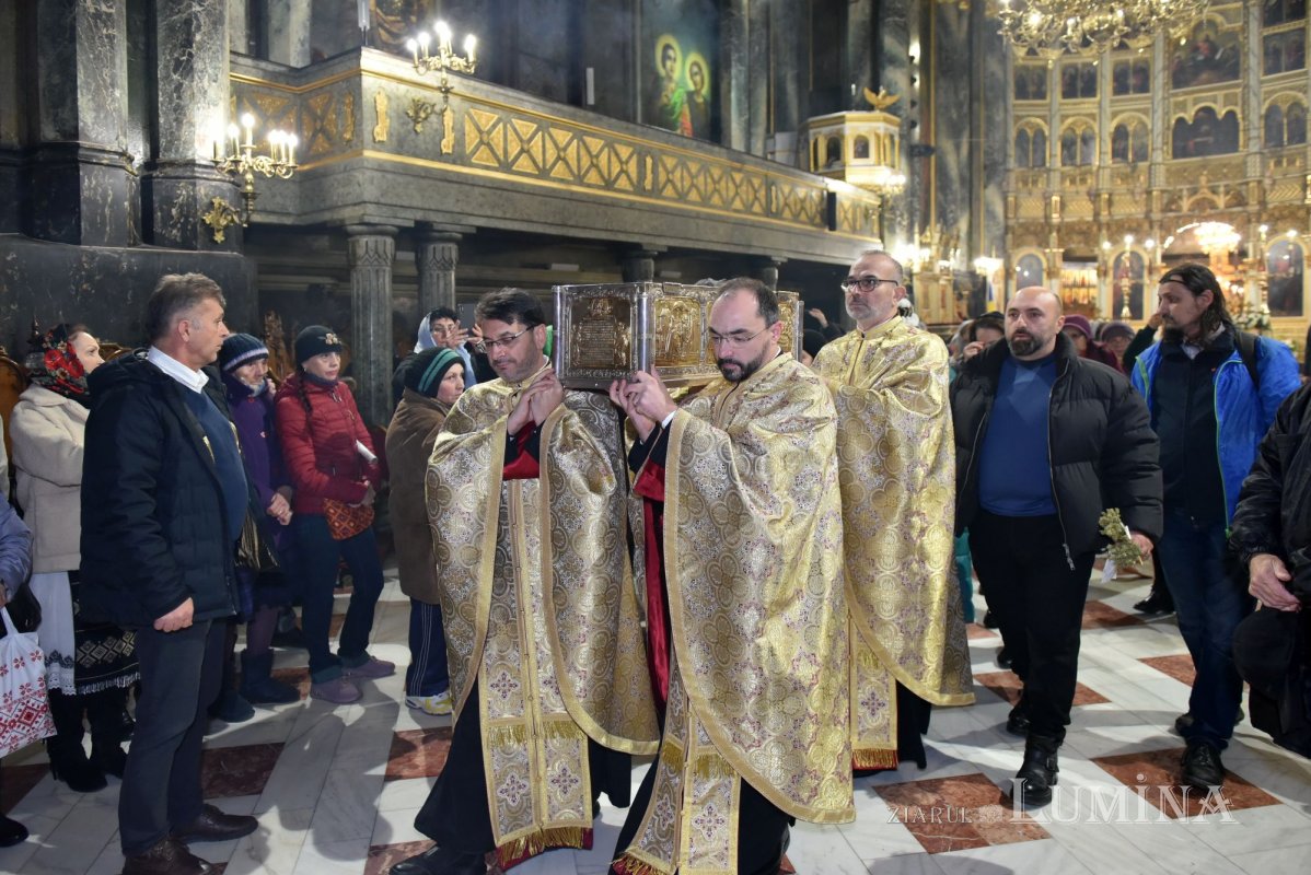 A început sărbătoarea Sfântului Ierarh Spiridon în București 318510