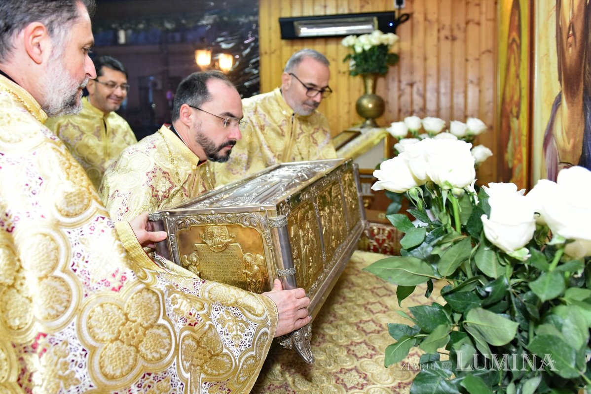 A început sărbătoarea Sfântului Ierarh Spiridon în București 318517