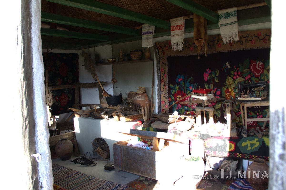 „Ulmi-Poleni”, memorialul care uneşte generaţii 318365