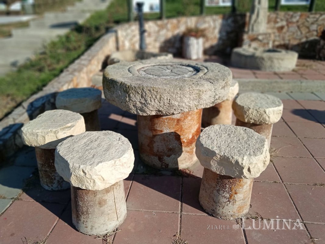 „Ulmi-Poleni”, memorialul care uneşte generaţii 318369