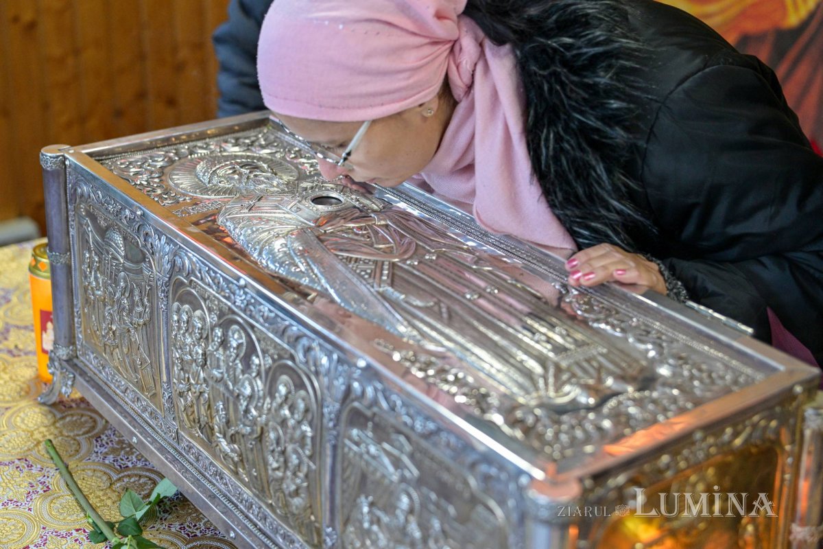 Sfântul Spiridon cinstit în Catedrala sa din București 318612