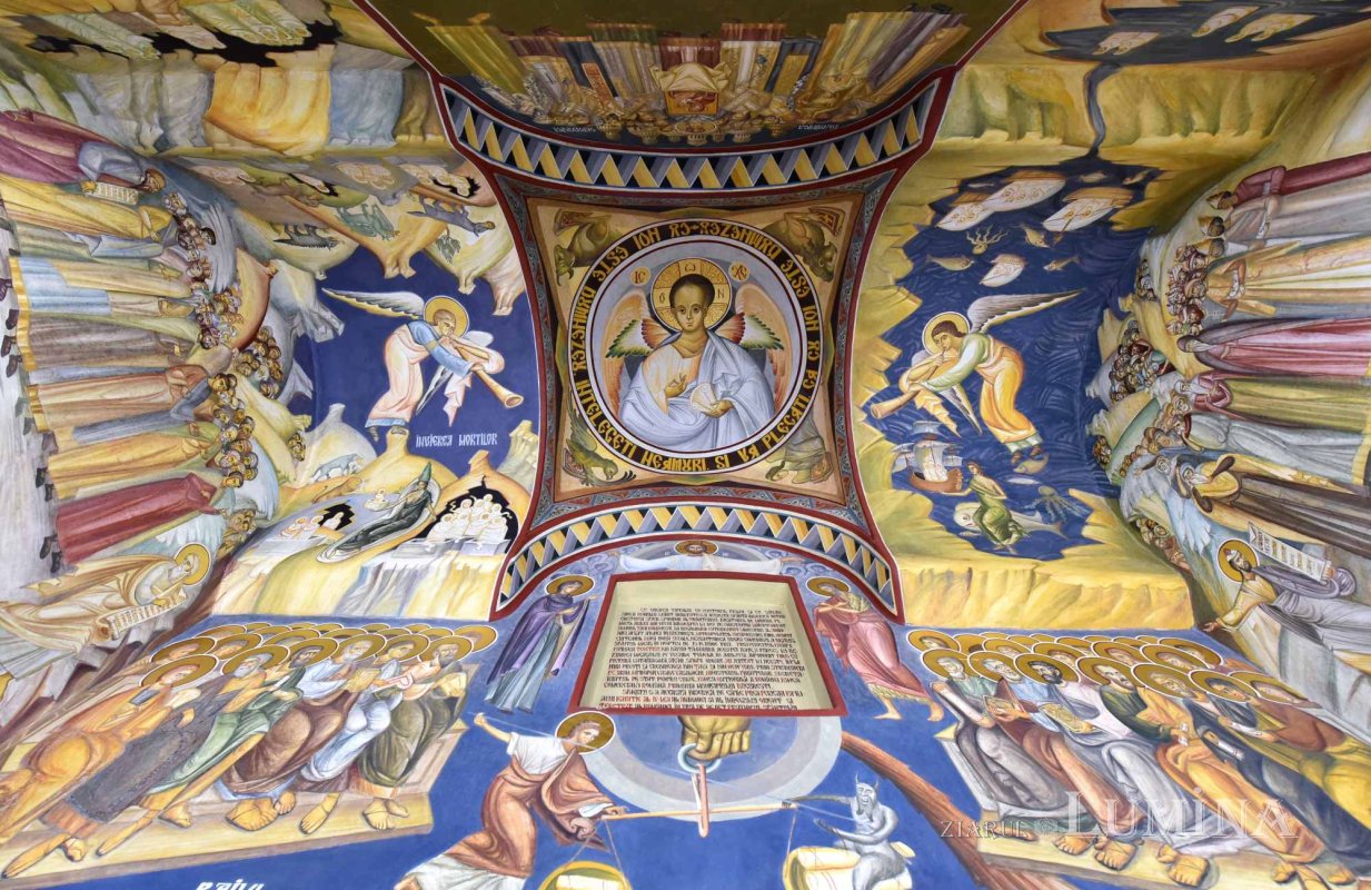 Sclipirile Luminii: Biserica „Sfântul Spiridon”- Vechi din Bucureşti 318575