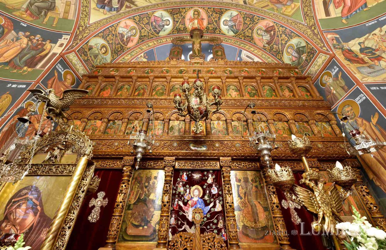 Sclipirile Luminii: Biserica „Sfântul Spiridon”- Vechi din Bucureşti 318578