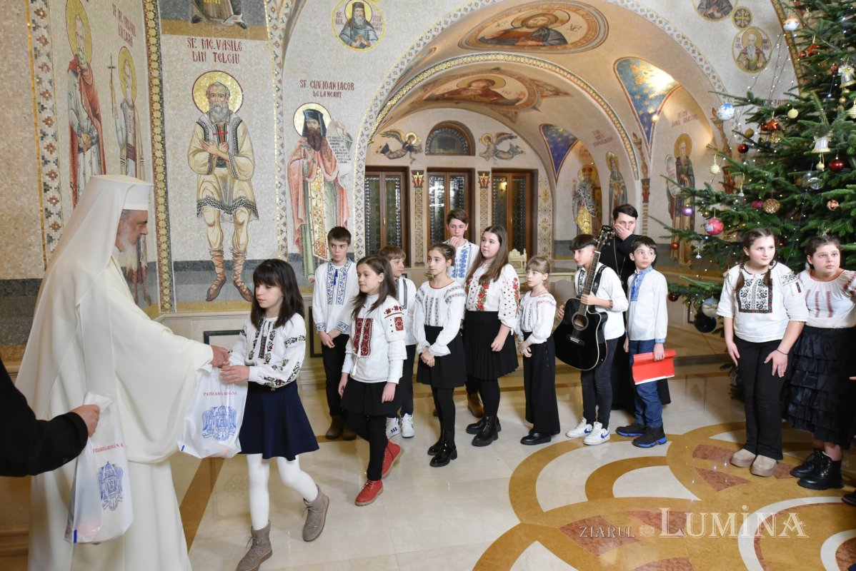 Primii colindători au fost primiți de Patriarhul României 319169