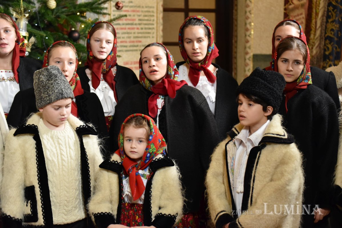 Primii colindători au fost primiți de Patriarhul României 319181