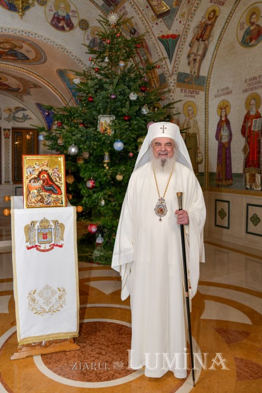 Sclipirile Luminii: Bucuria sărbătorii Naşterii Domnului  319290