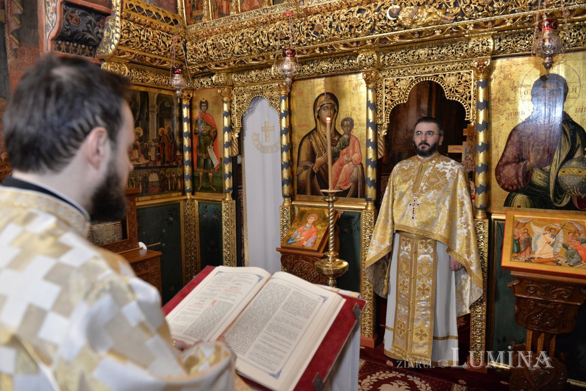 „Dumnezeu Care S-a făcut Om este Mântuitorul lumii” 319608