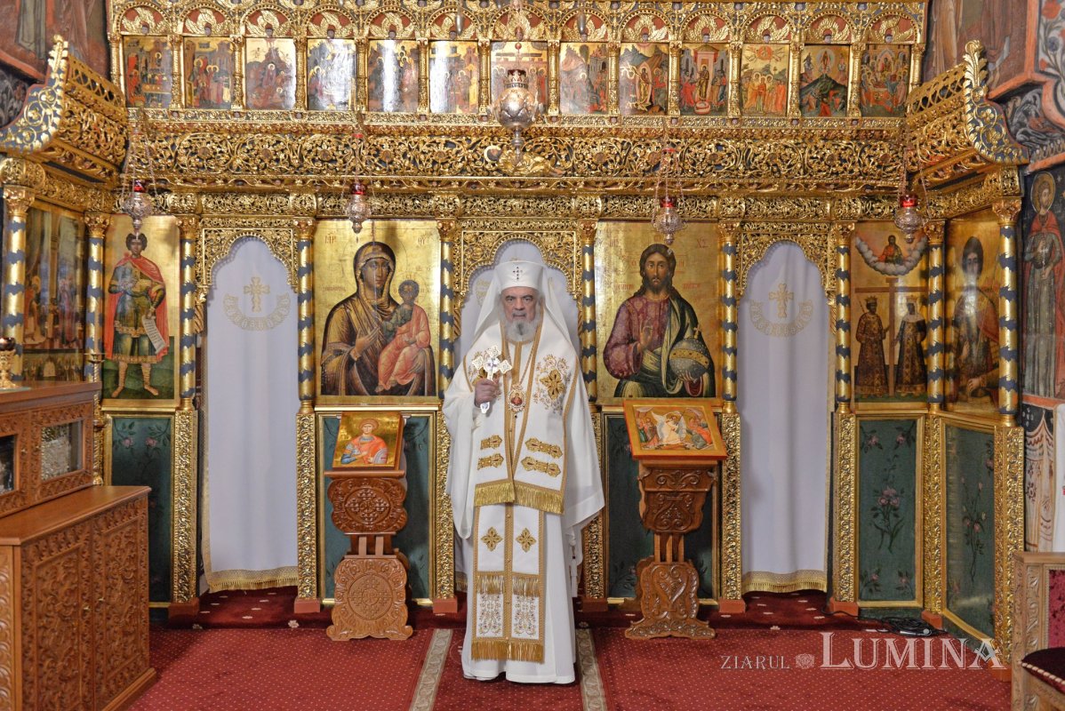 „Dumnezeu Care S-a făcut Om este Mântuitorul lumii” 319610