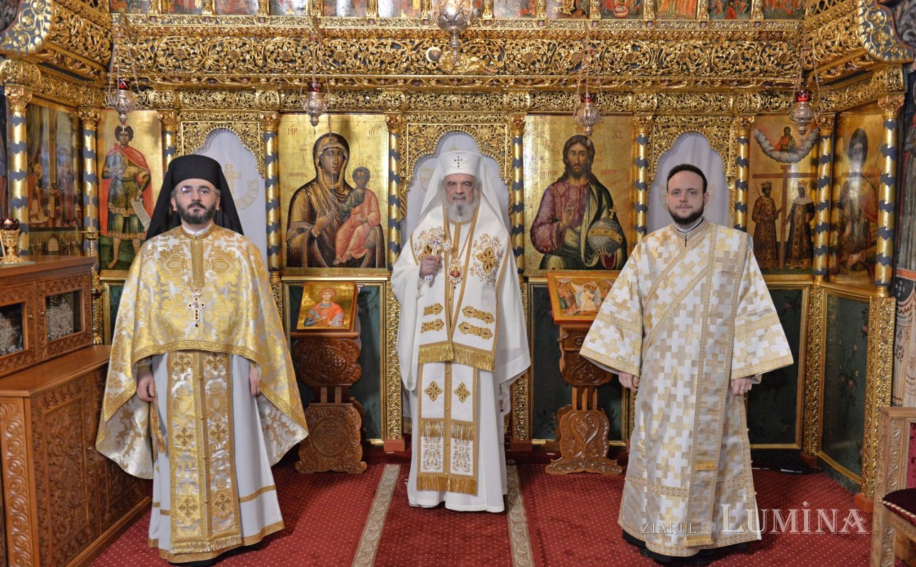 „Dumnezeu Care S-a făcut Om este Mântuitorul lumii” 319611