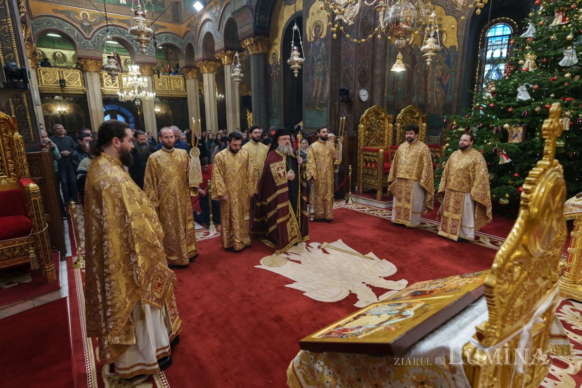 Duminica după Nașterea Domnului la Catedrala Patriarhală 320136