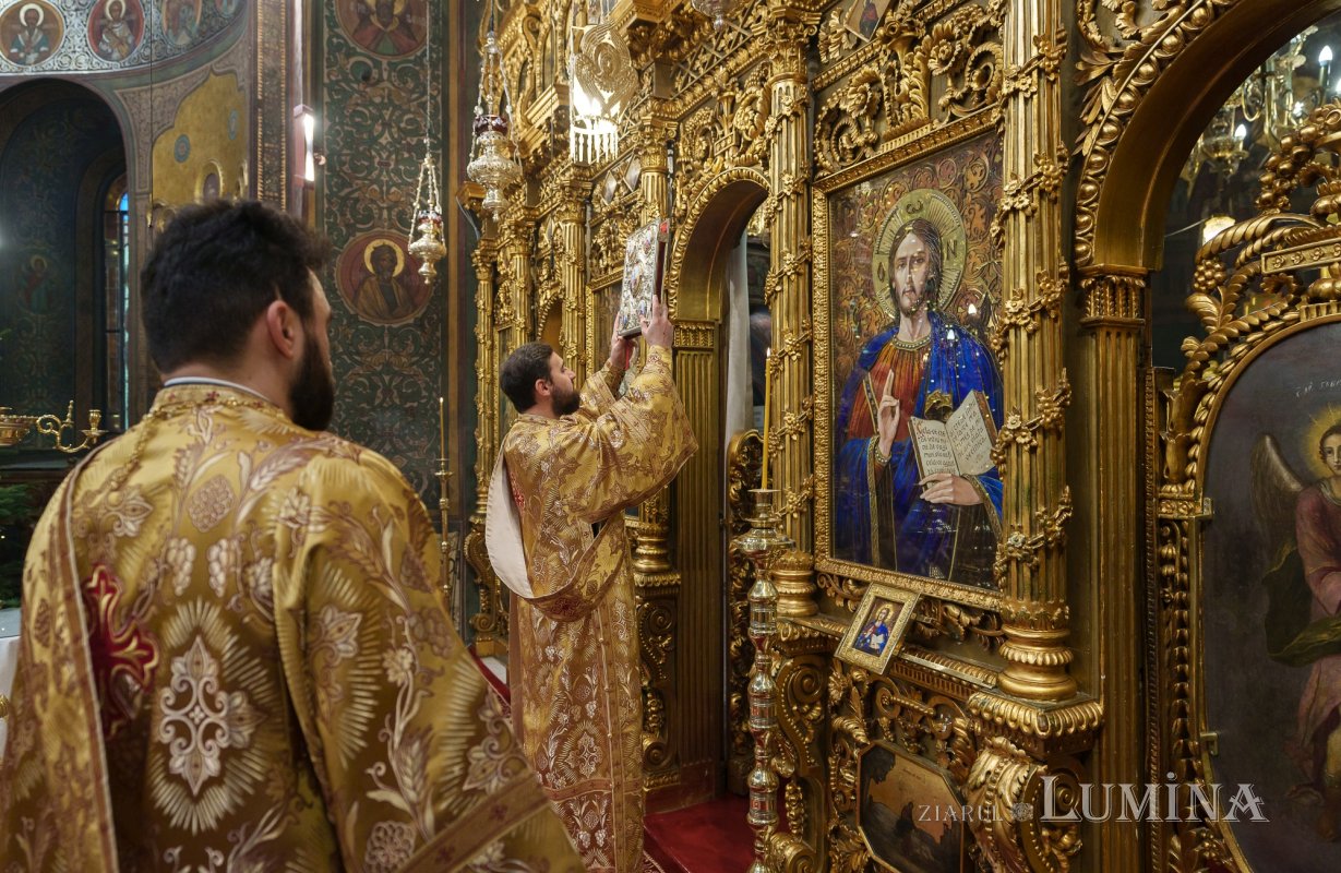 Duminica după Nașterea Domnului la Catedrala Patriarhală 320145