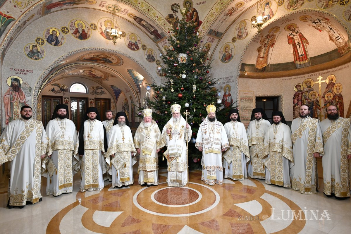 Proclamarea anului 2025 în Patriarhia Română ca „Anul omagial al Centenarului Patriarhiei Române” şi „Anul comemorativ al duhovnicilor şi mărturisitorilor ortodocși români din secolul al XX-lea” 320717