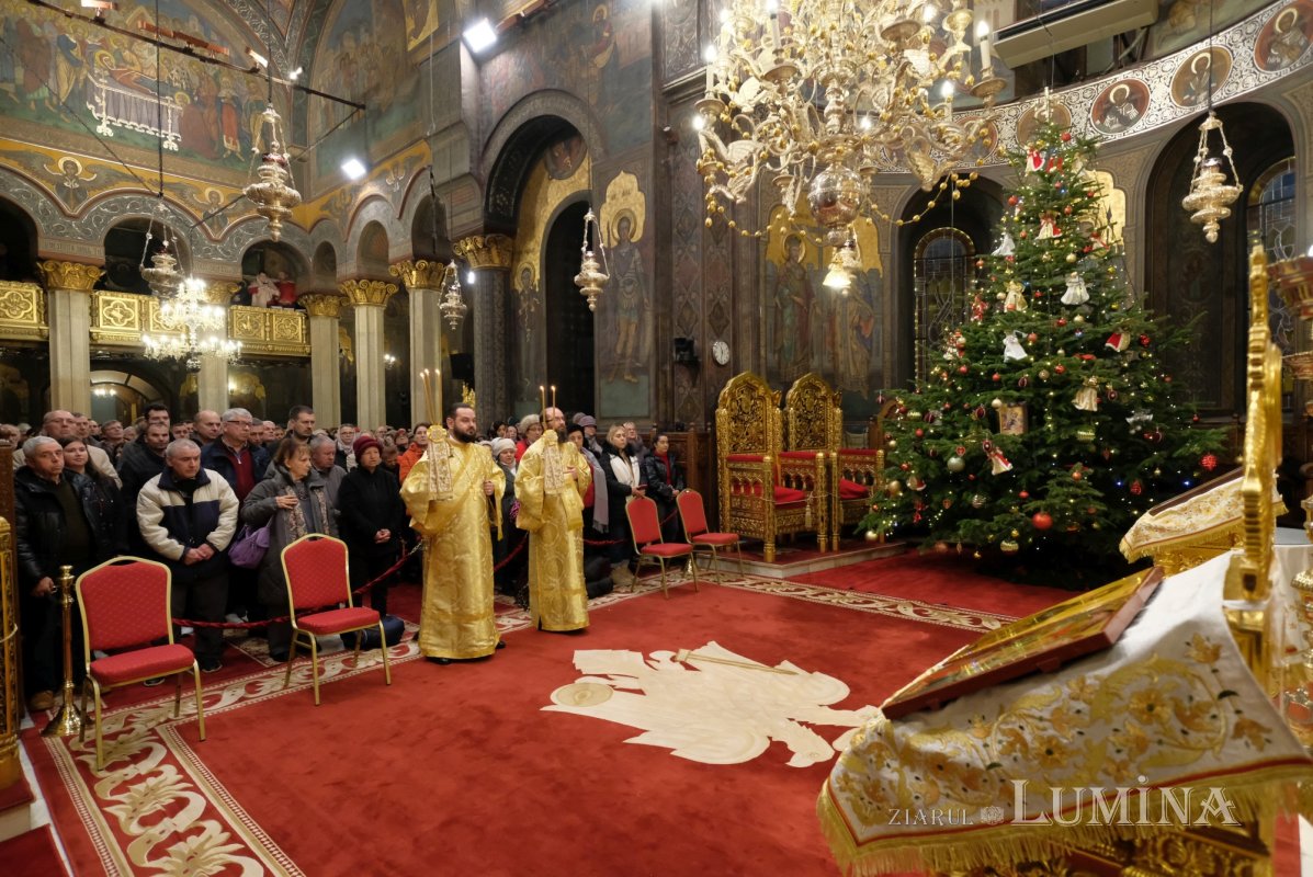 Rugăciune de mulțumire în noaptea dintre ani la Catedrala Patriarhală 320225