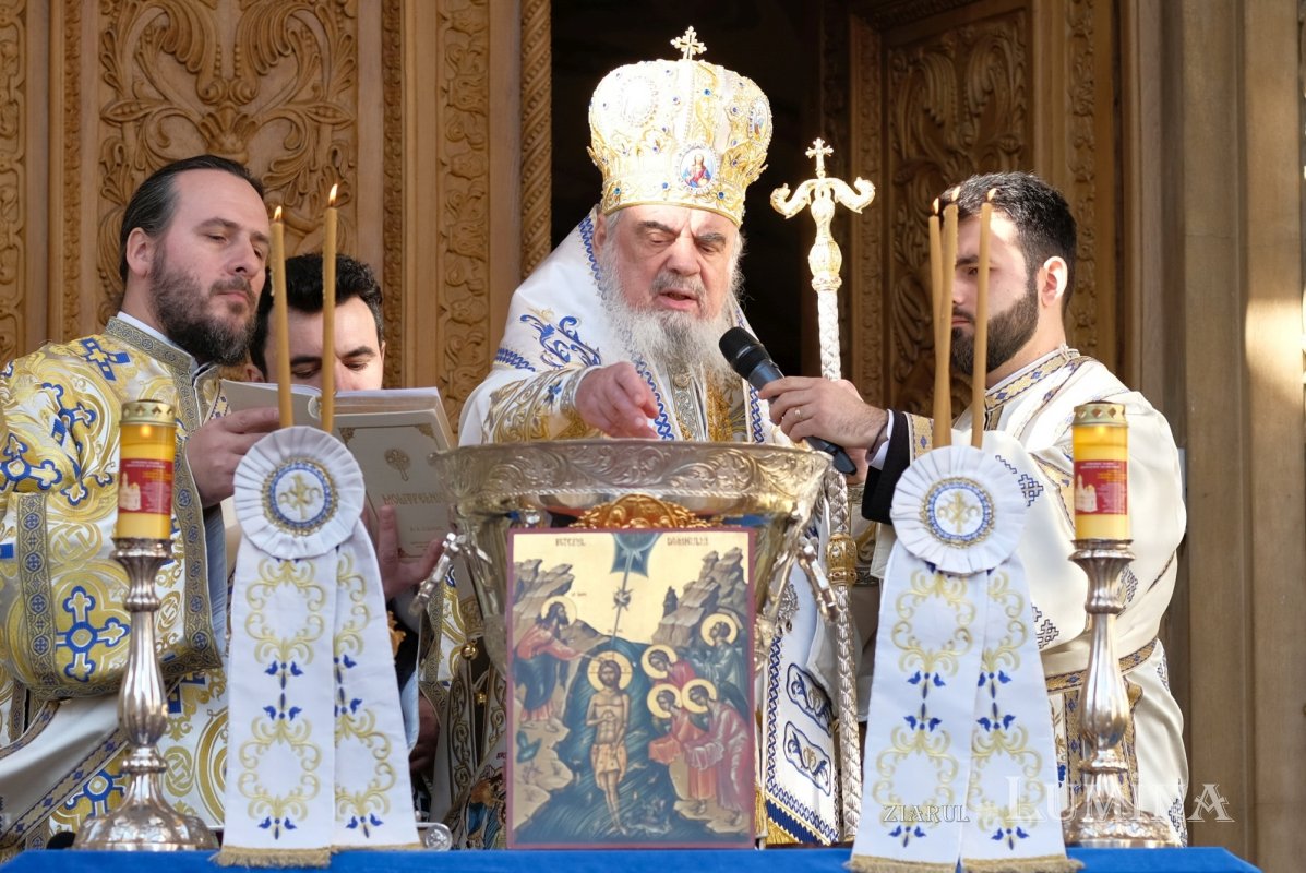 Praznicul luminos al Botezului Domnului pe Colina Bucuriei din Capitală 320551