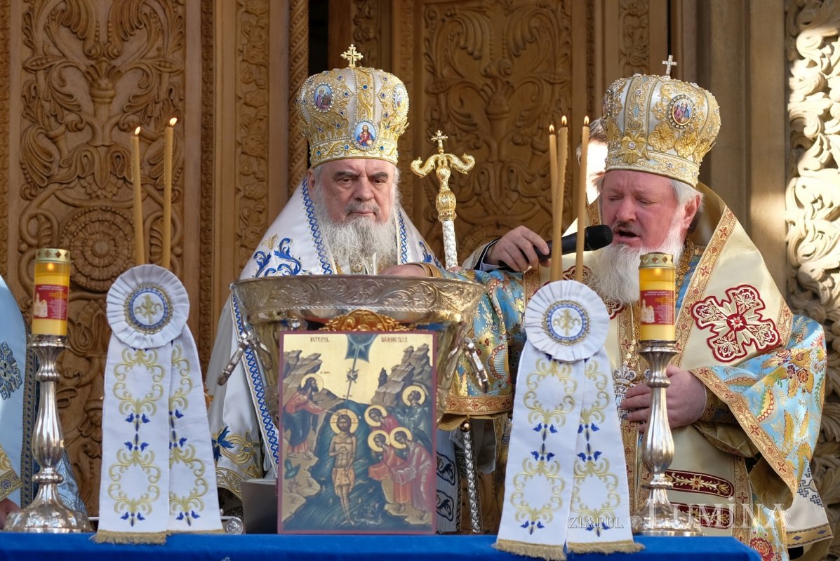 Praznicul luminos al Botezului Domnului pe Colina Bucuriei din Capitală 320553