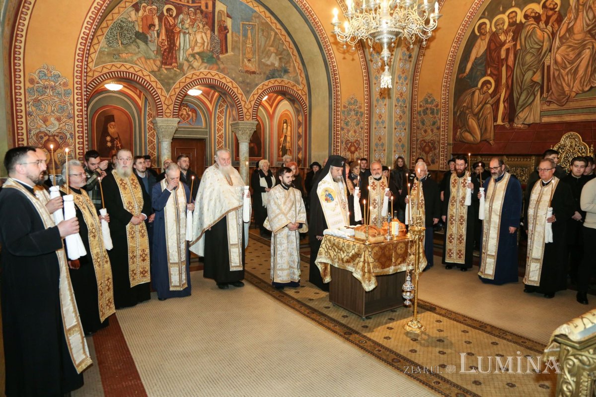 Părintele Mircea Păcurariu, pomenit la patru ani de la trecerea în veşnicie 321031