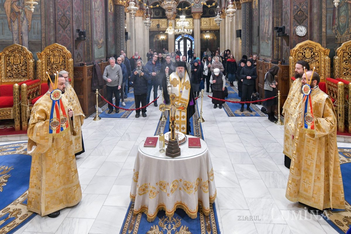 Slujbe de pomenire pentru poetul Mihai Eminescu în Capitală 321163