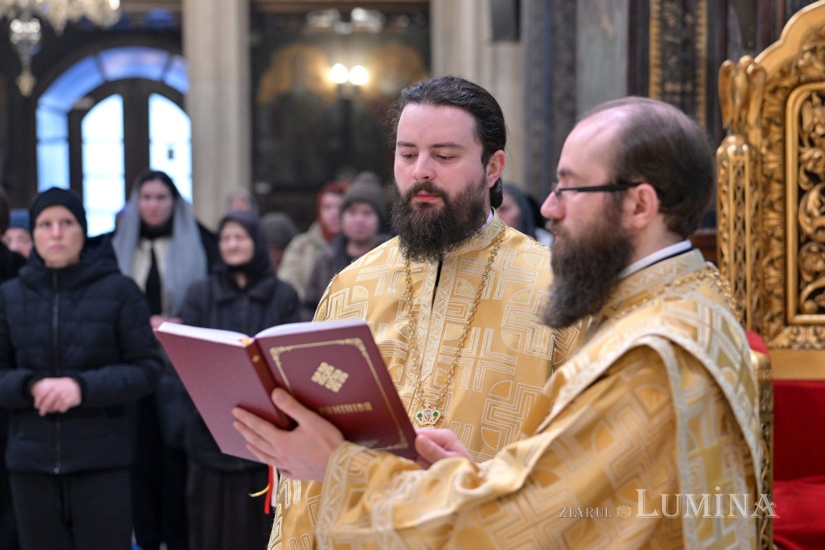 Slujbe de pomenire pentru poetul Mihai Eminescu în Capitală 321171