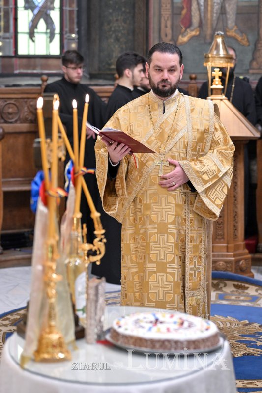 Slujbe de pomenire pentru poetul Mihai Eminescu în Capitală 321175