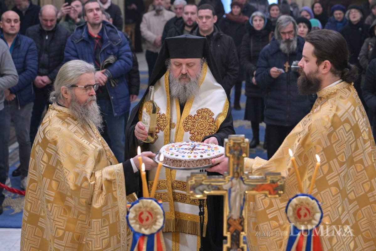 Slujbe de pomenire pentru poetul Mihai Eminescu în Capitală 321181
