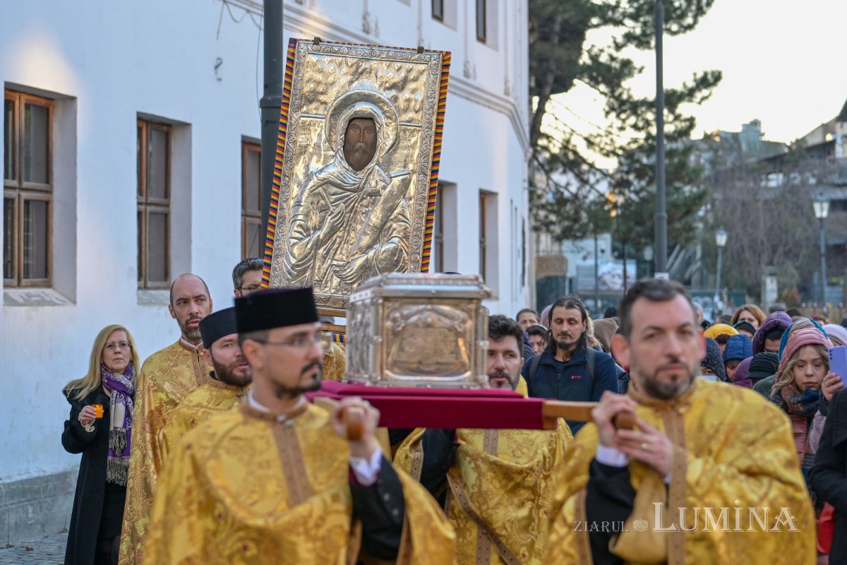 Tradiționala procesiune închinată Sfântului Antonie cel Mare, în Capitală 321323